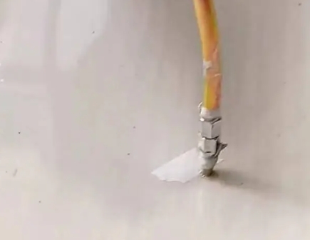 敖汉瓷砖空鼓维修公司专业解答在瓷砖铺贴过程中，如果使用的砂料过粗（如全部使用了粗砂），可能会导致以下问题